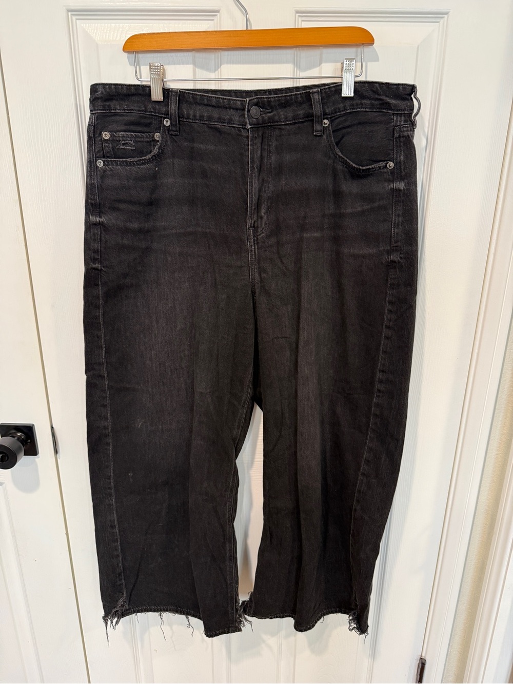 American eagle wide leg distressed jeans size 16
